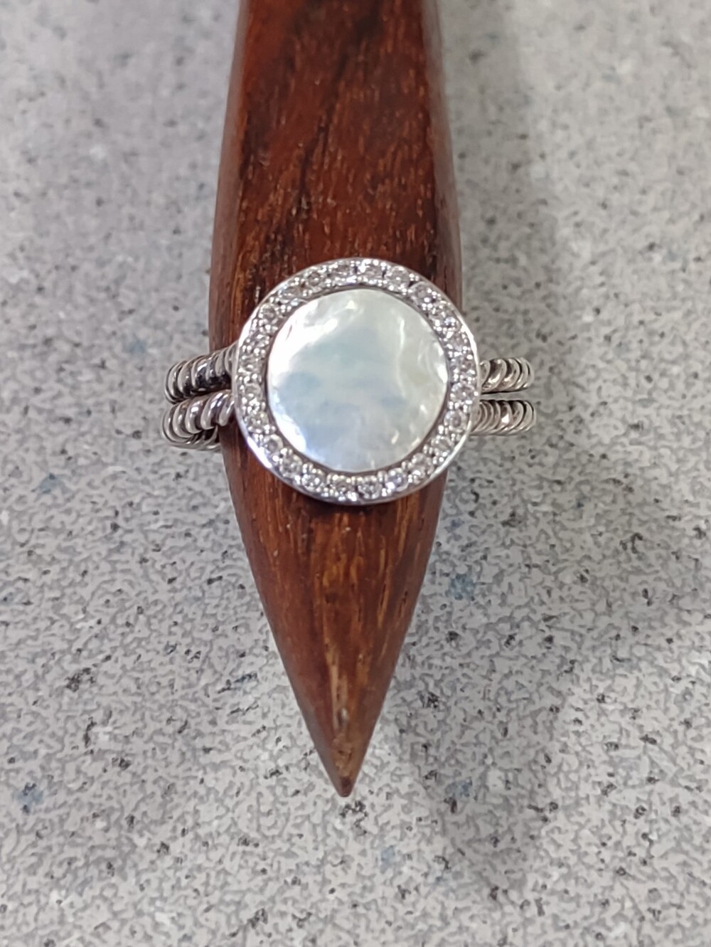DY Pearl Ring W/ Diamond Halo(8)